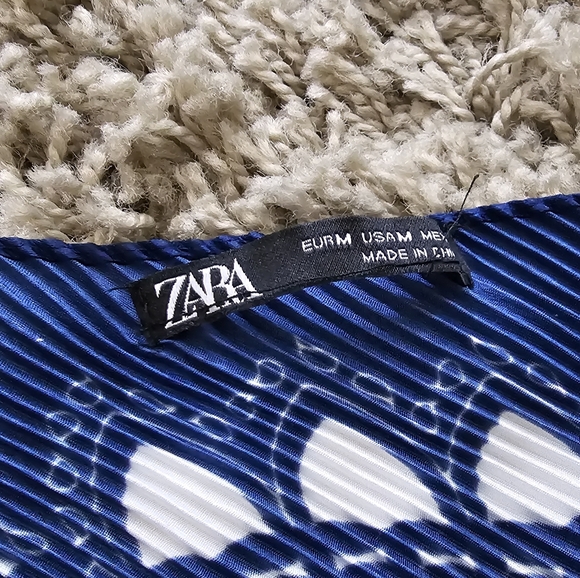 Zara pleated scarf - Picture 4 of 6